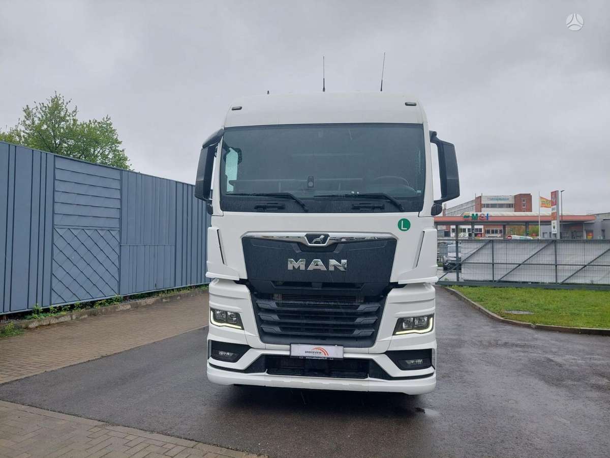 MAN TGX 18.470, double sleeper