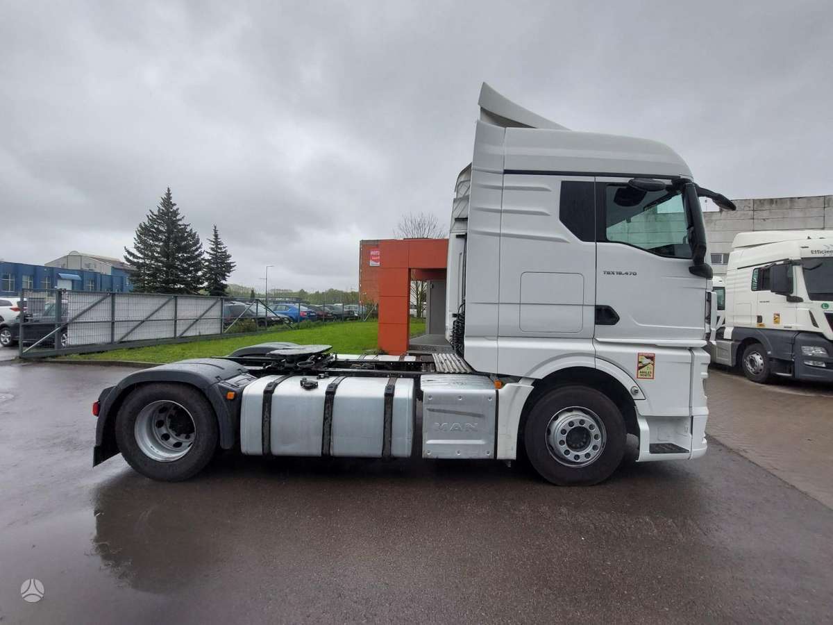 MAN TGX 18.470, double sleeper