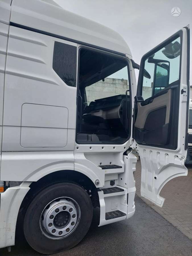 MAN TGX 18.470, double sleeper