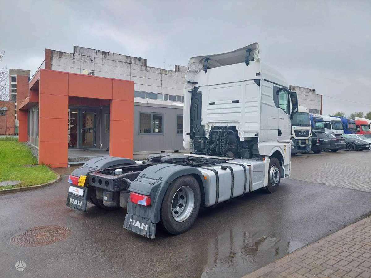 MAN TGX 18.470, double sleeper