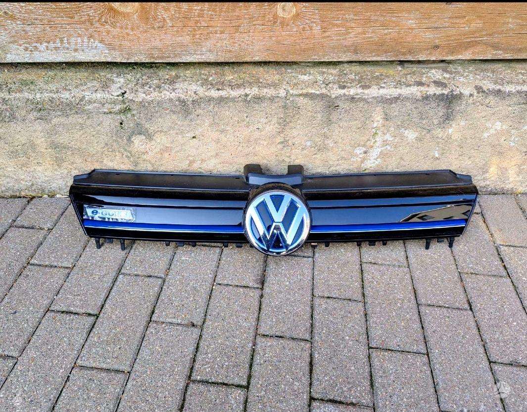 Volkswagen Golf apdailos grotelės