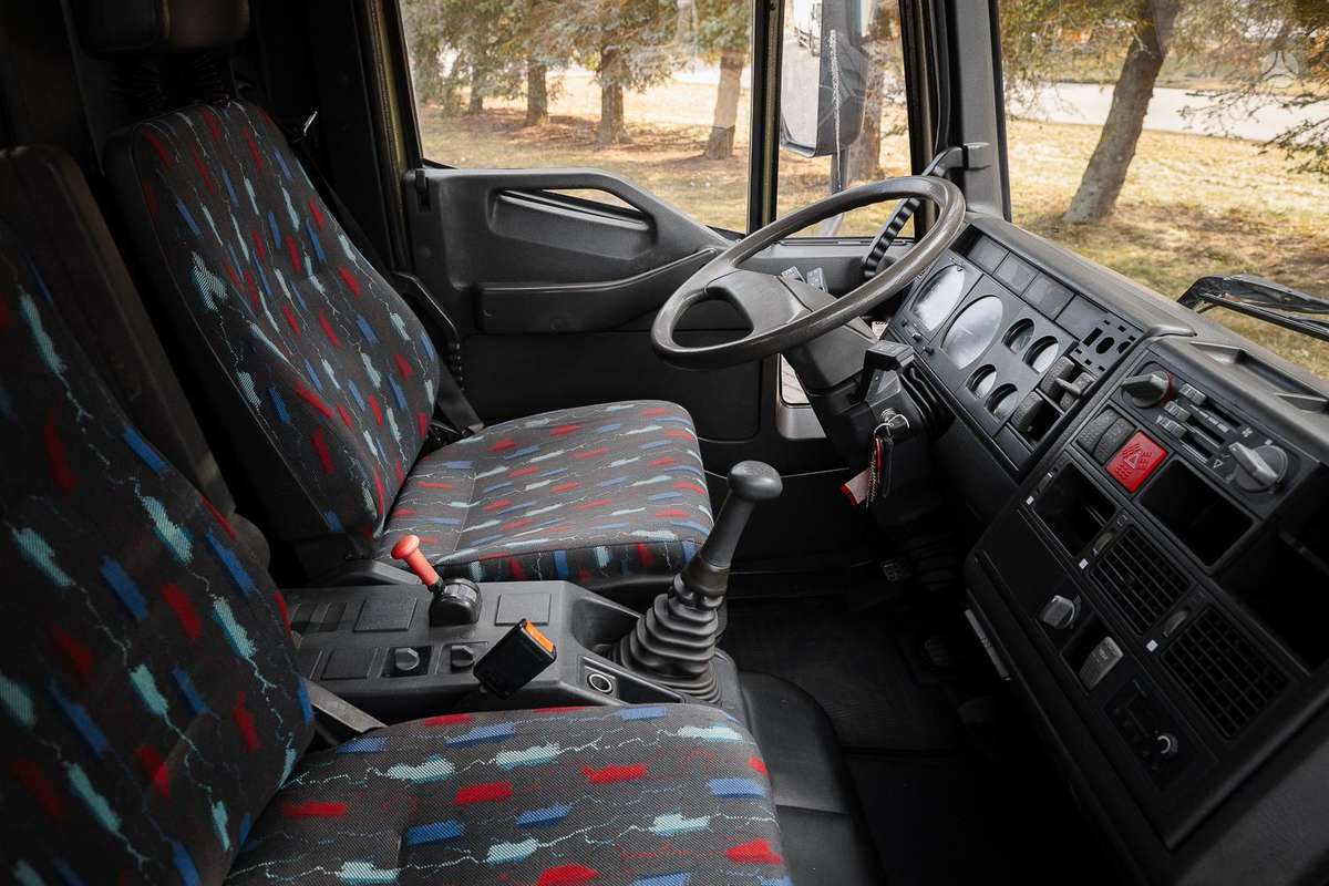 Iveco ML100E18, bortu ar tentu