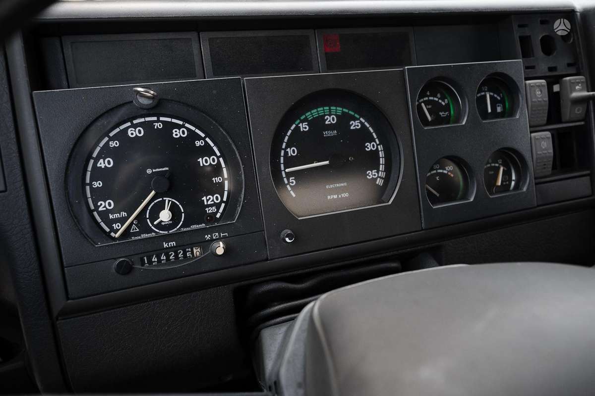 Iveco ML100E18, bortiniai su tentu