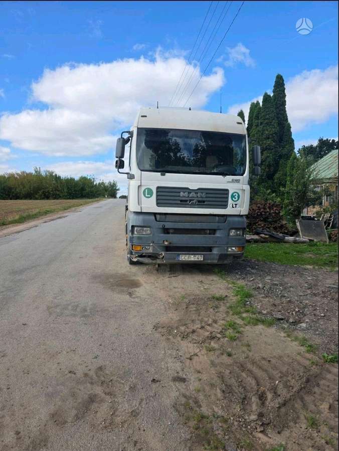 Krone, spec. piekabe un puspiekabe