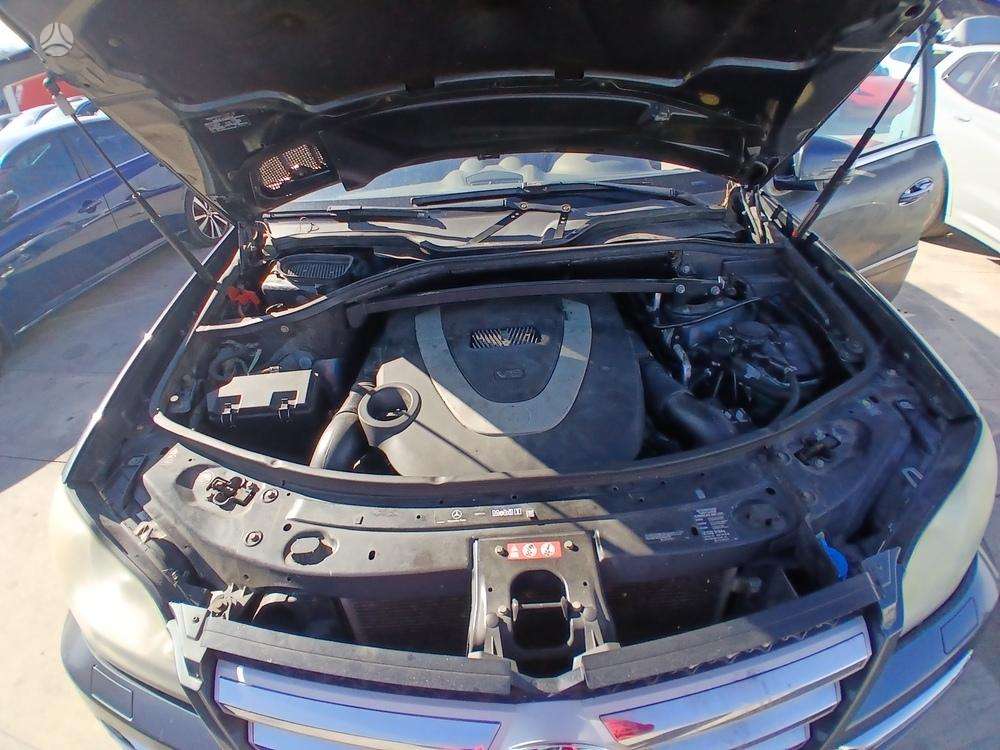 Mercedes-Benz GL550