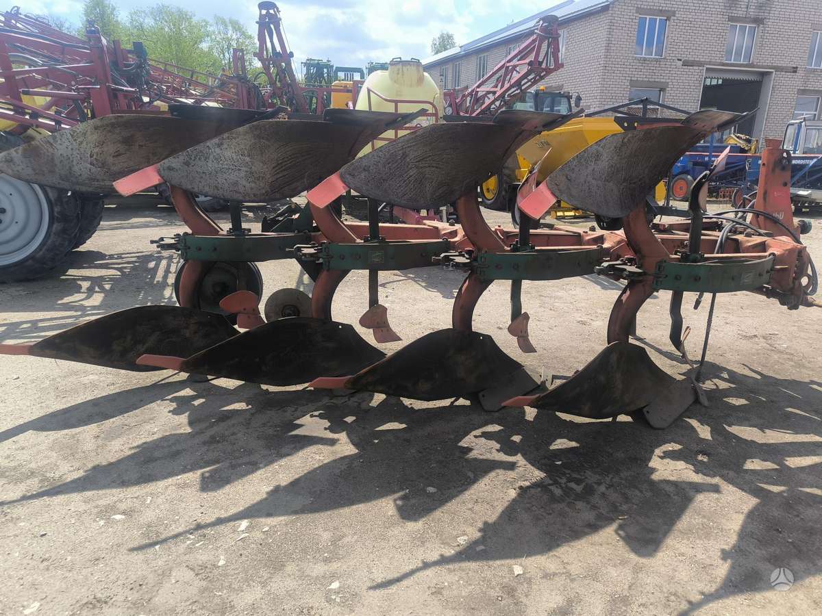 Kverneland F160, плуги