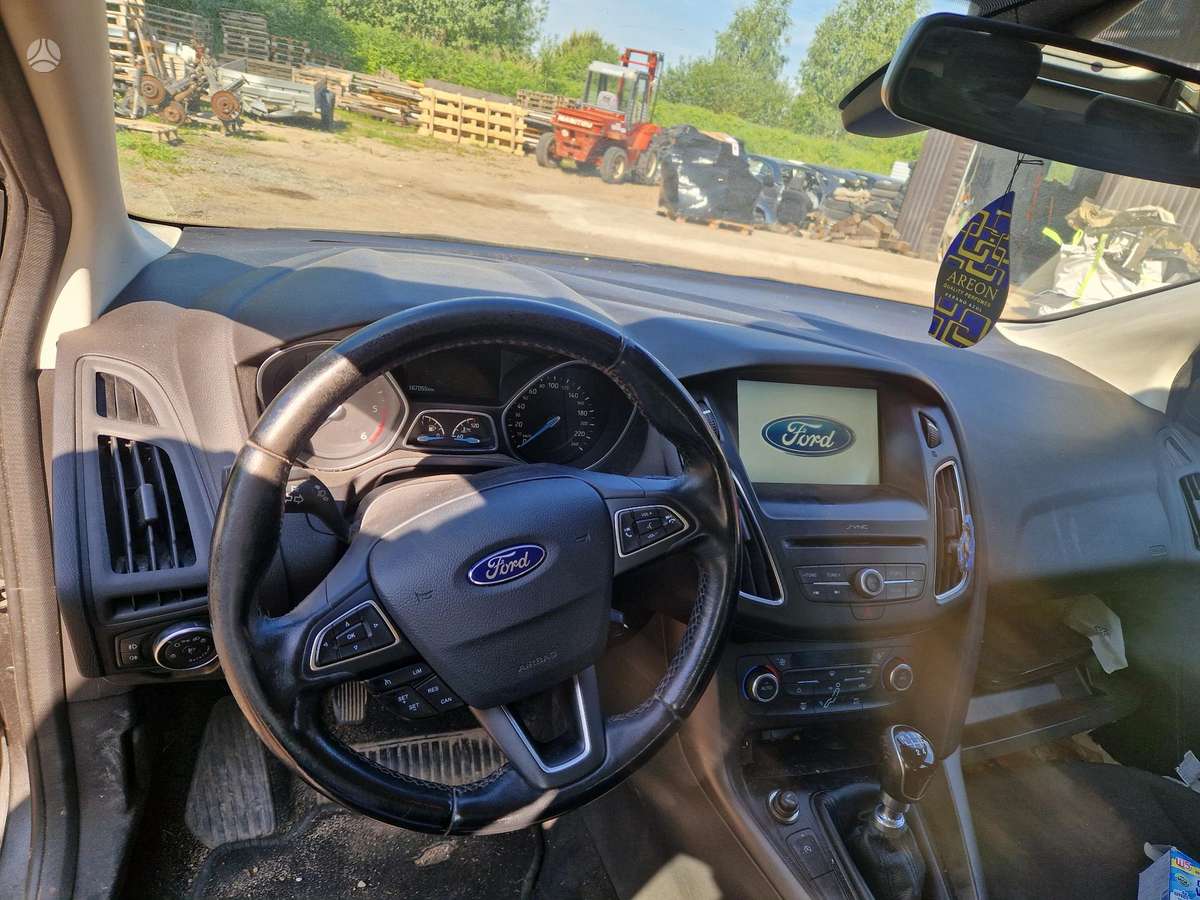 Ford Focus dalimis