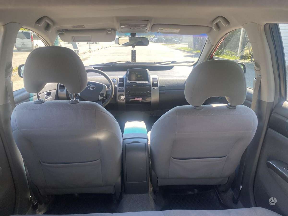 Toyota Prius - 12