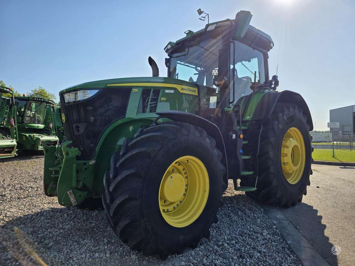 John Deere 7R310, tractors