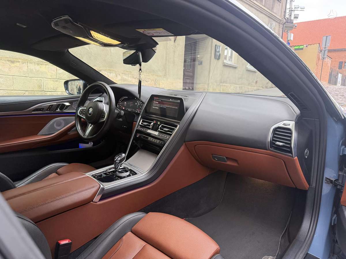 BMW 840, 3.0 l., Седан