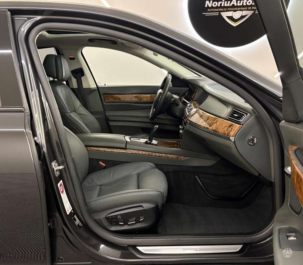 BMW 740, 3.0 l., Седан