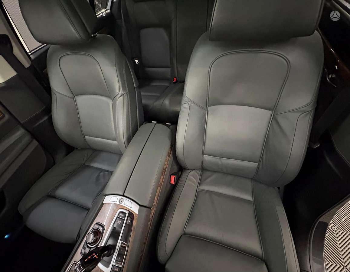 BMW 740, 3.0 l., Седан
