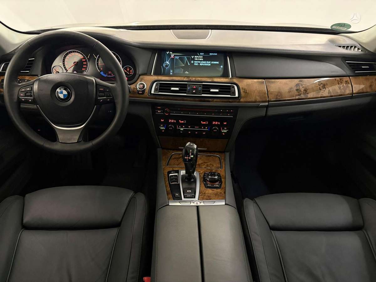 BMW 740, 3.0 l., Седан