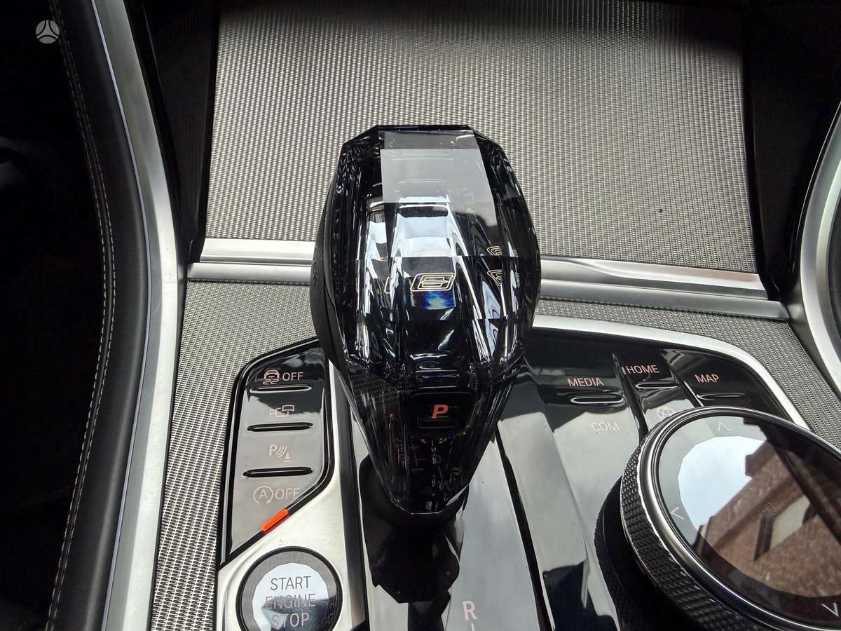 BMW 840, 3.0 l., Седан