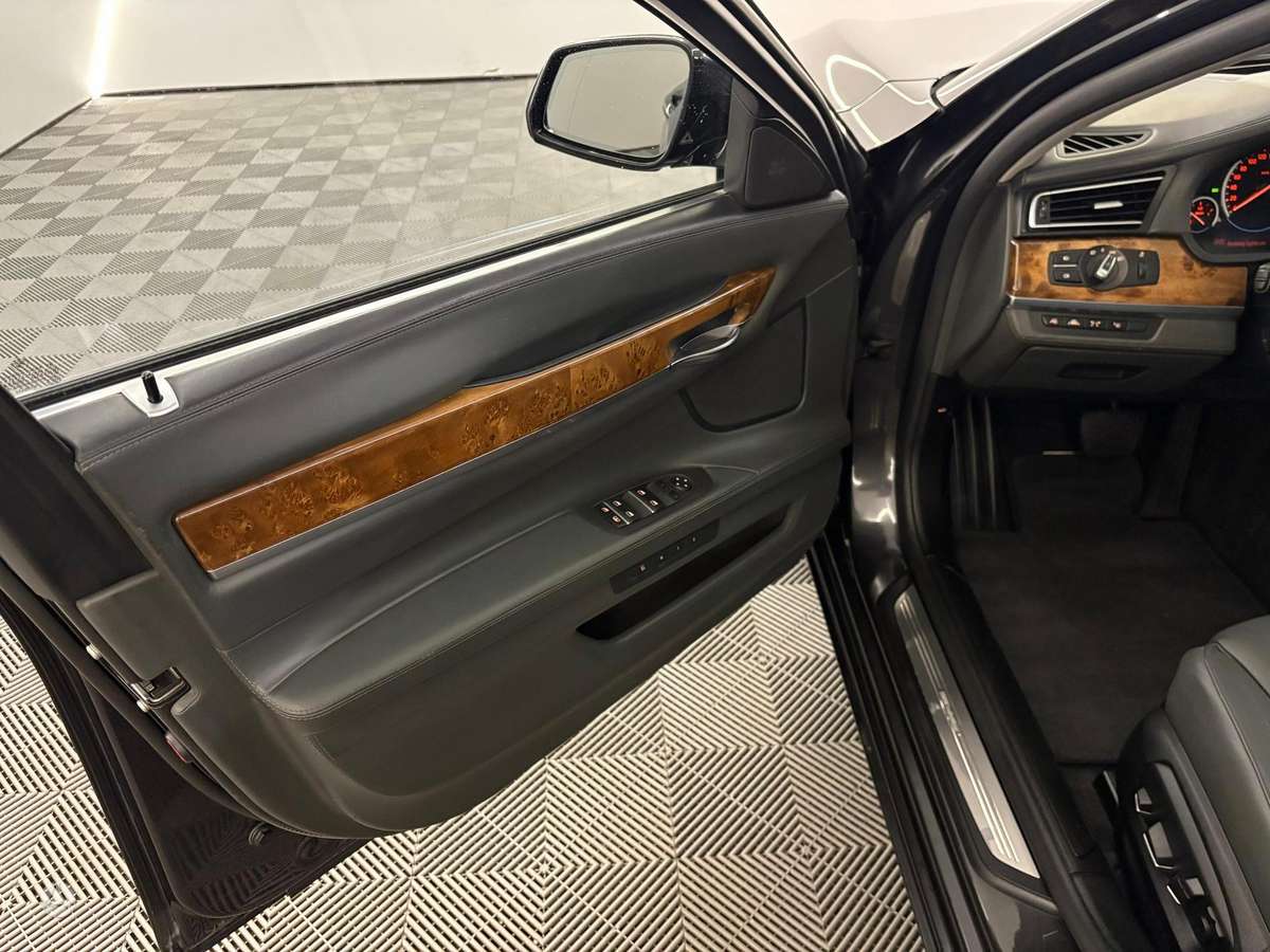 BMW 740, 3.0 l., Седан