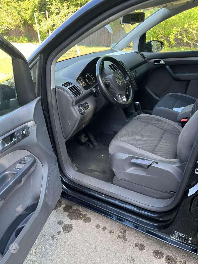 Volkswagen Touran - 3