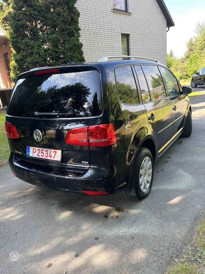 Volkswagen Touran - 6