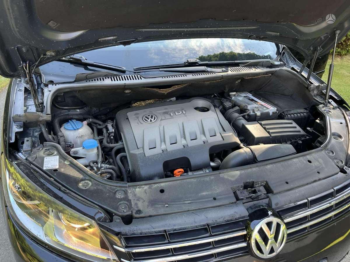 Volkswagen Touran - 8