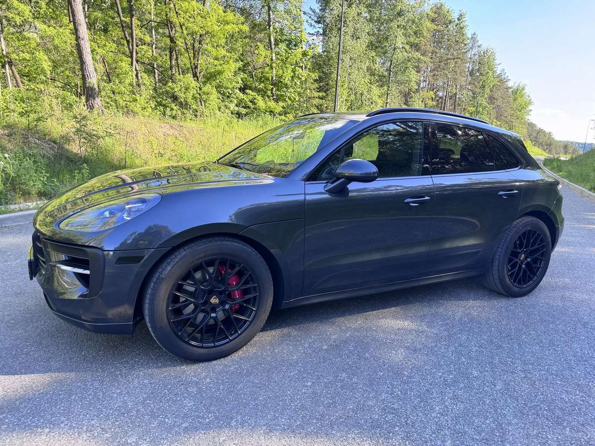 Porsche Macan - 3