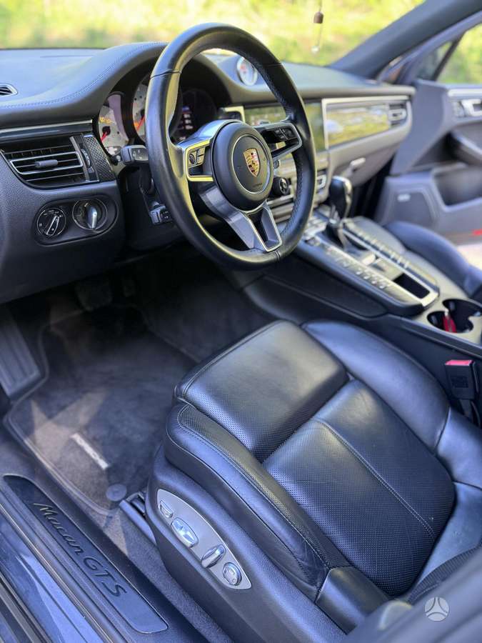 Porsche Macan - 10
