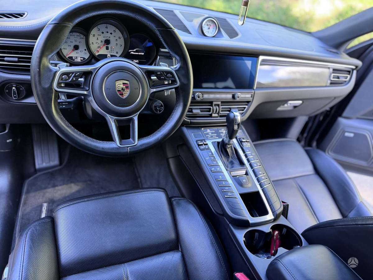 Porsche Macan - 11