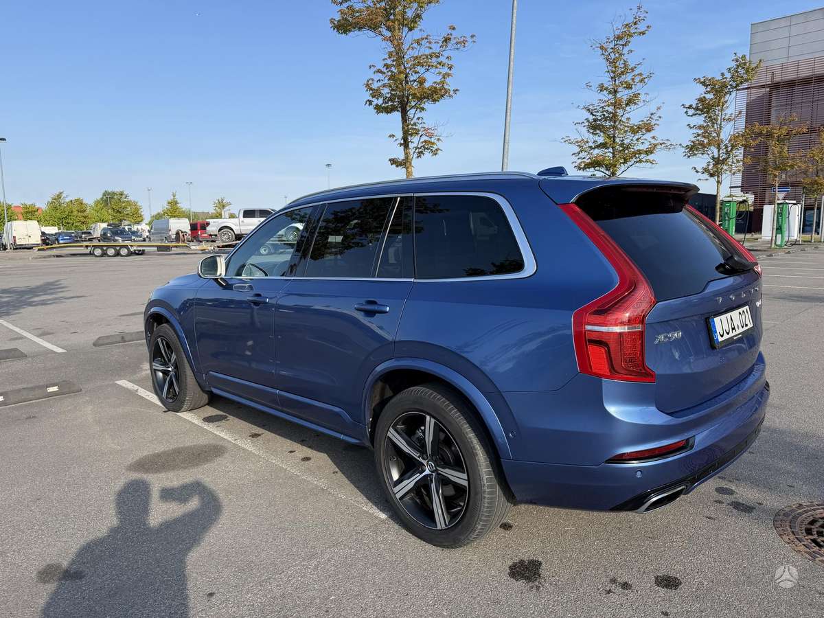Volvo XC90 - 2