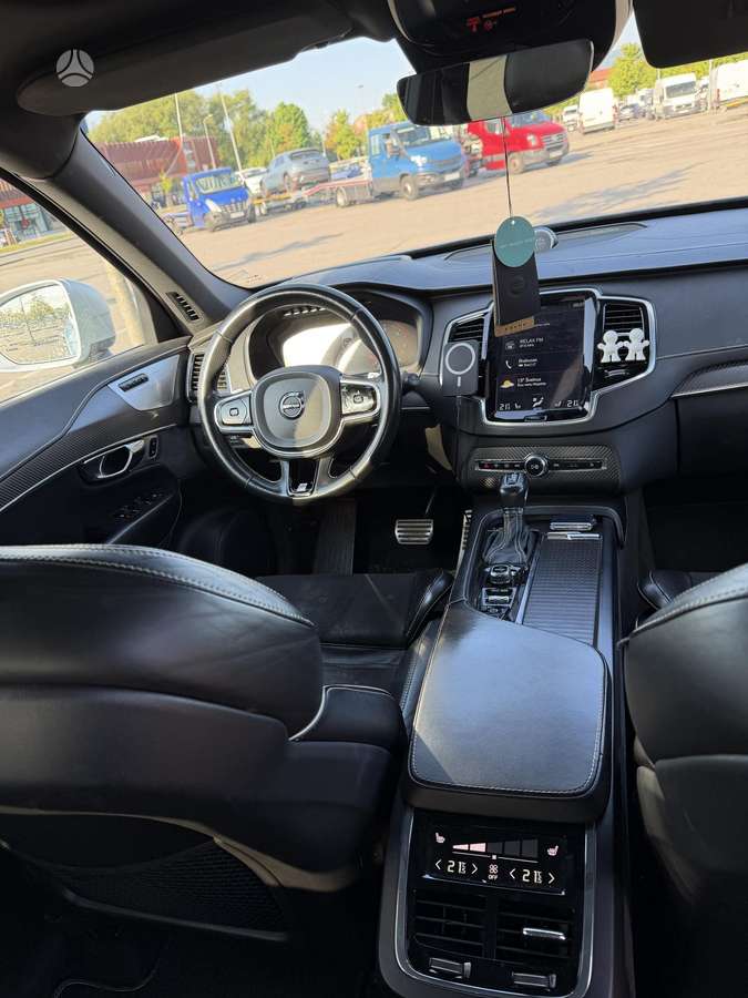 Volvo XC90 - 9
