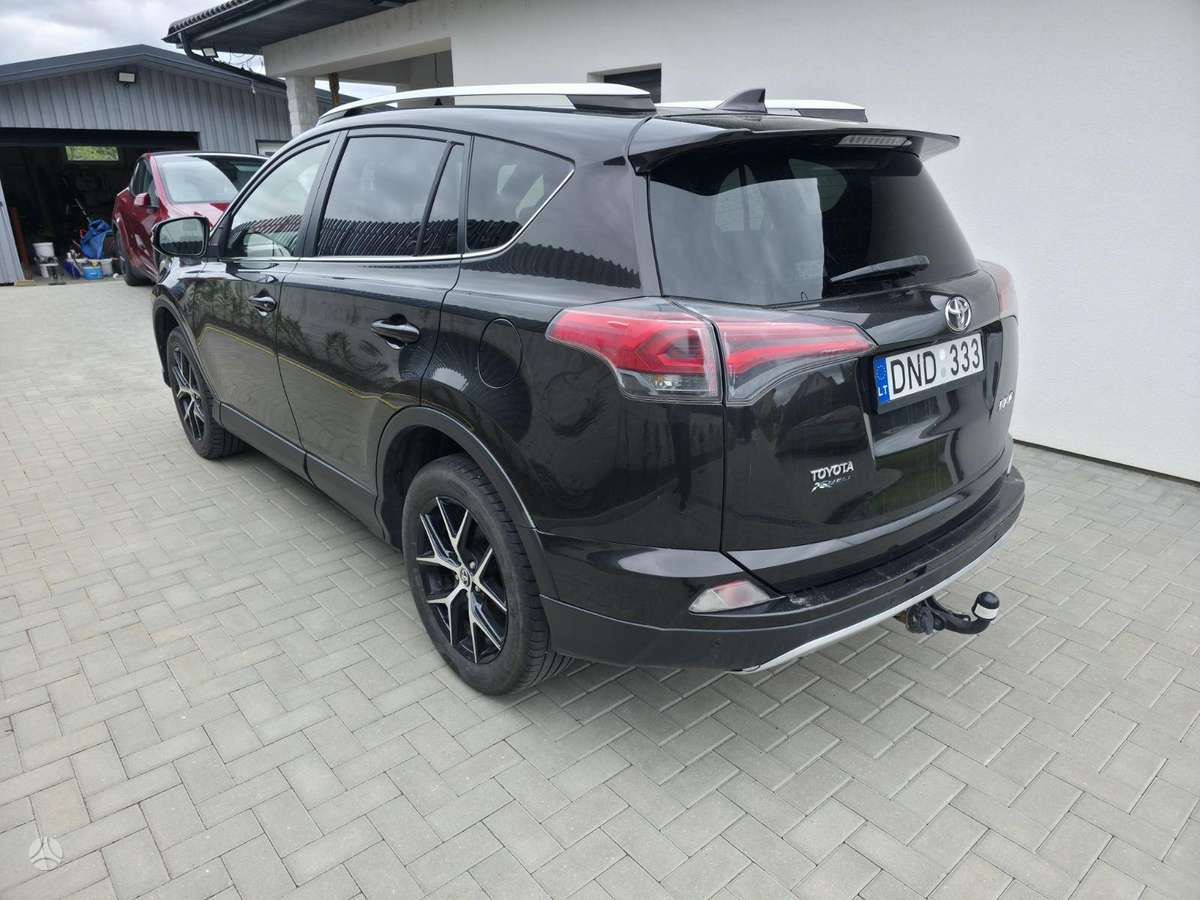 Toyota RAV4 - 8
