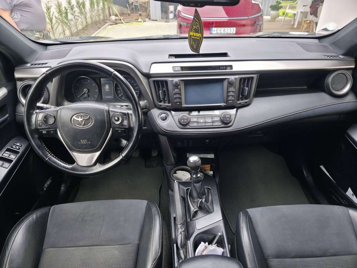 Toyota RAV4 - 9