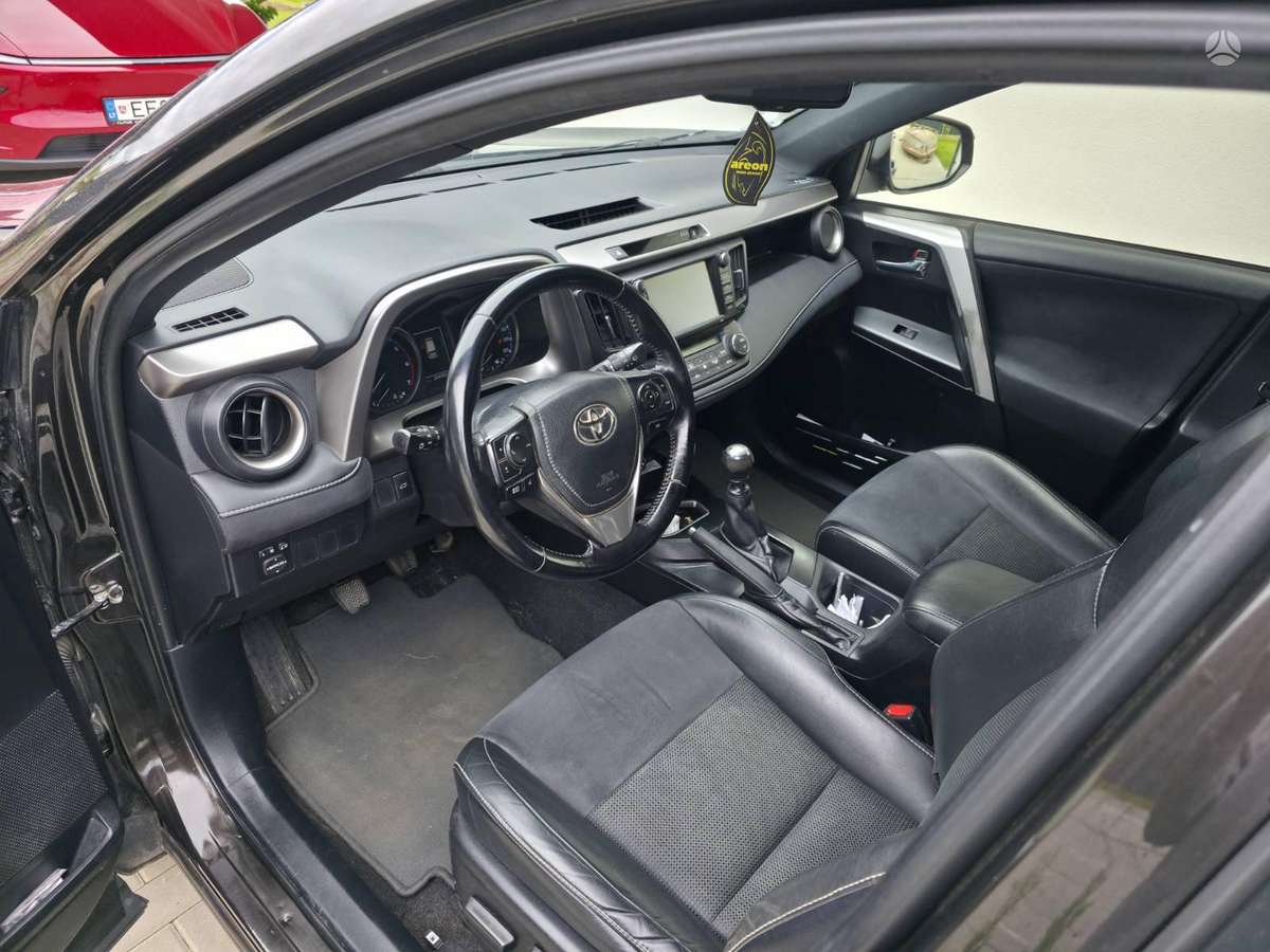 Toyota RAV4 - 10