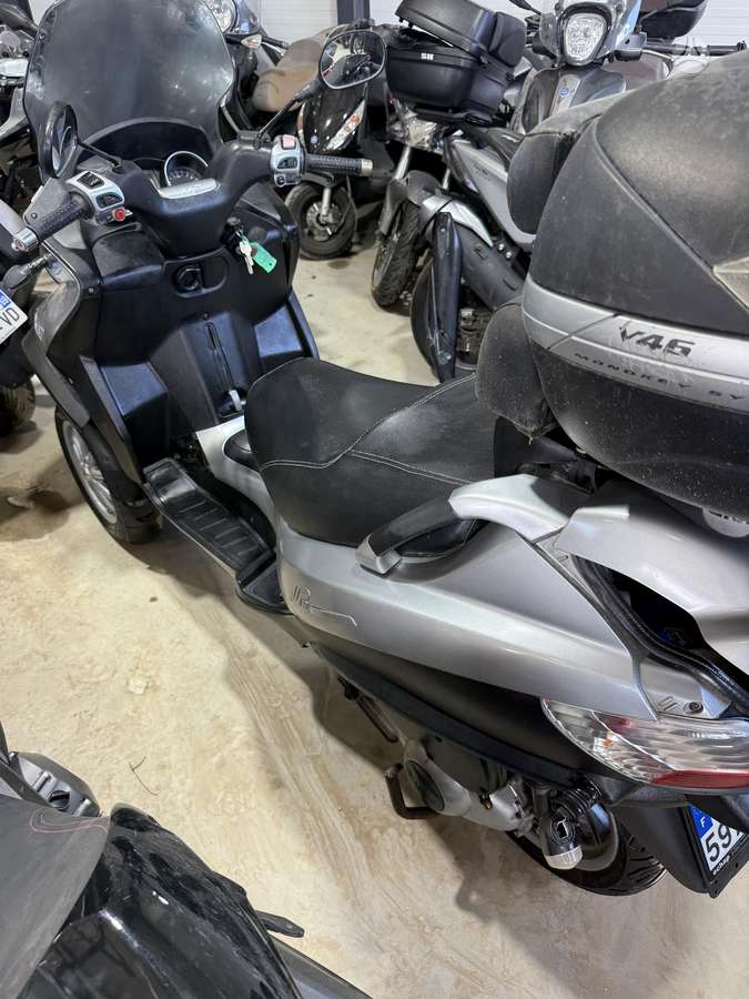 Piaggio MP3 250cc, scooters / mopeds
