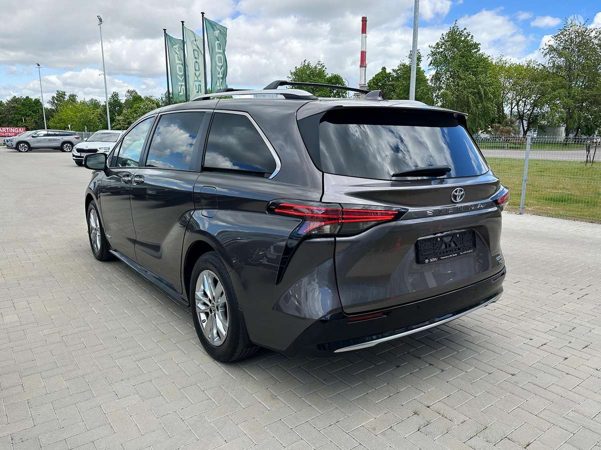Toyota Sienna - 6