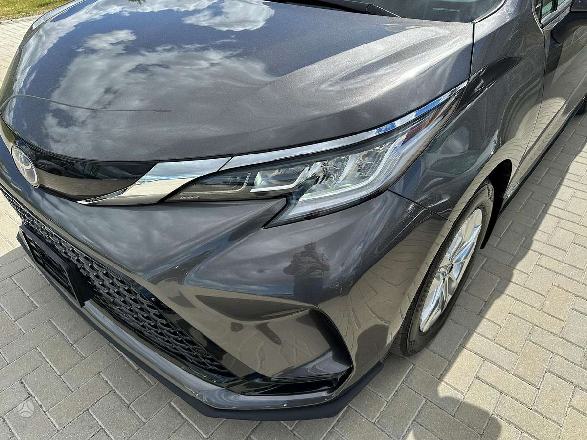 Toyota Sienna - 9