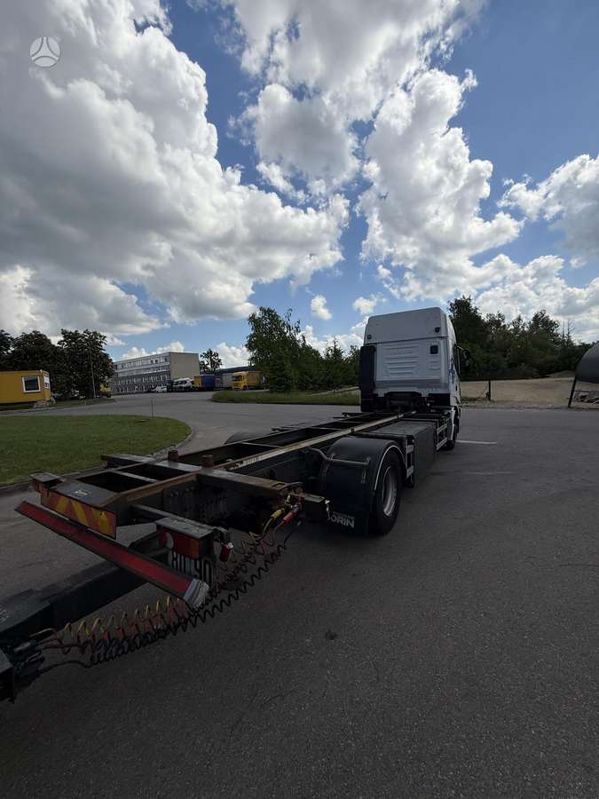 Iveco 460 BDF, cab-chassis trucks