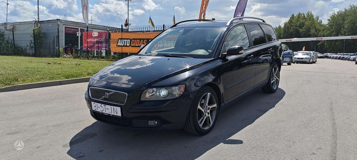 Volvo V50 - 1