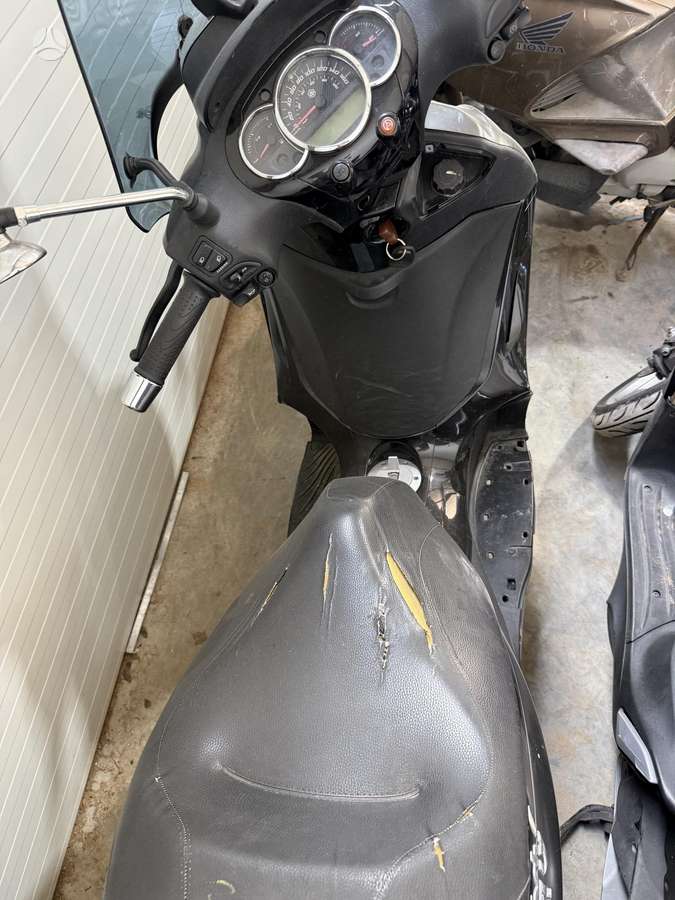 Piaggio Beverly 300cc, мотороллеры / мопеды