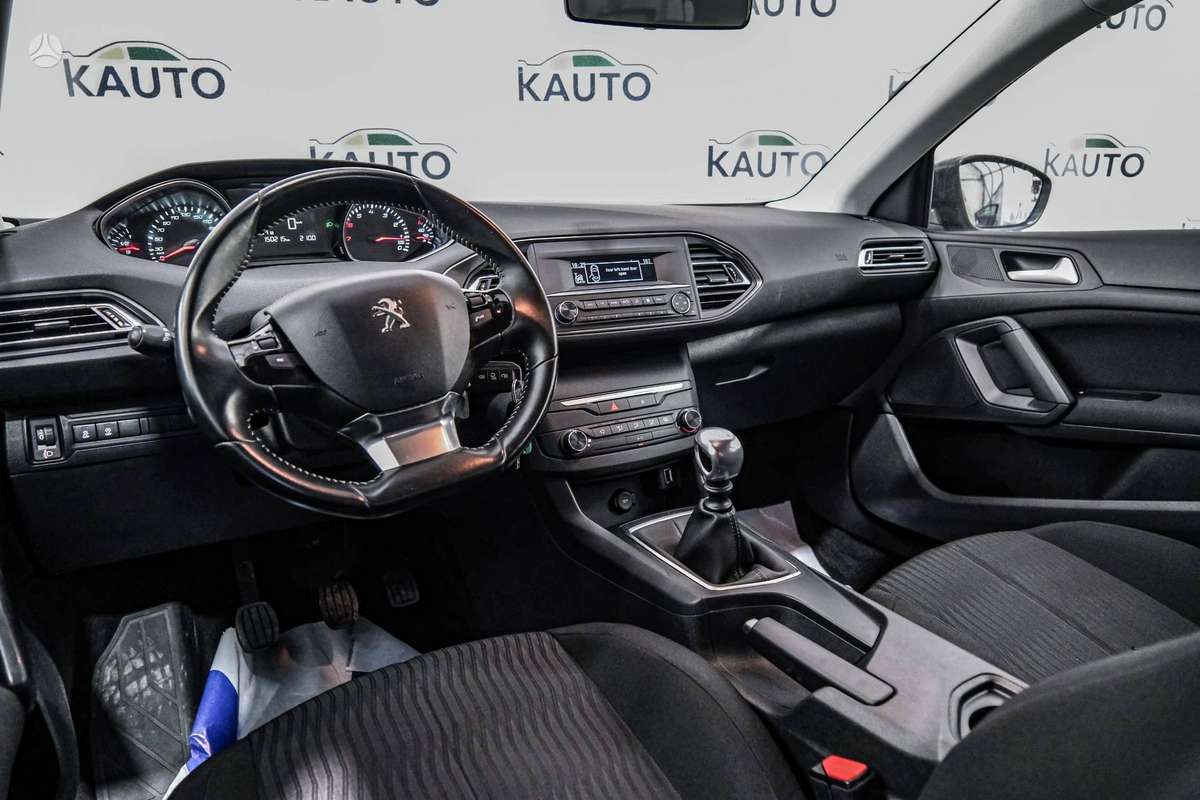 Peugeot 308, 1.2 l., hatchback