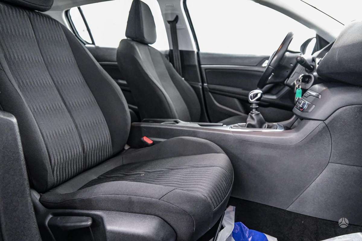Peugeot 308, 1.2 l., hatchback