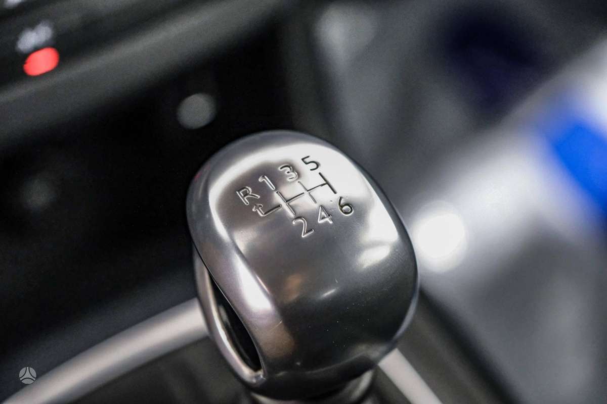 Peugeot 308, 1.2 l., hatchback