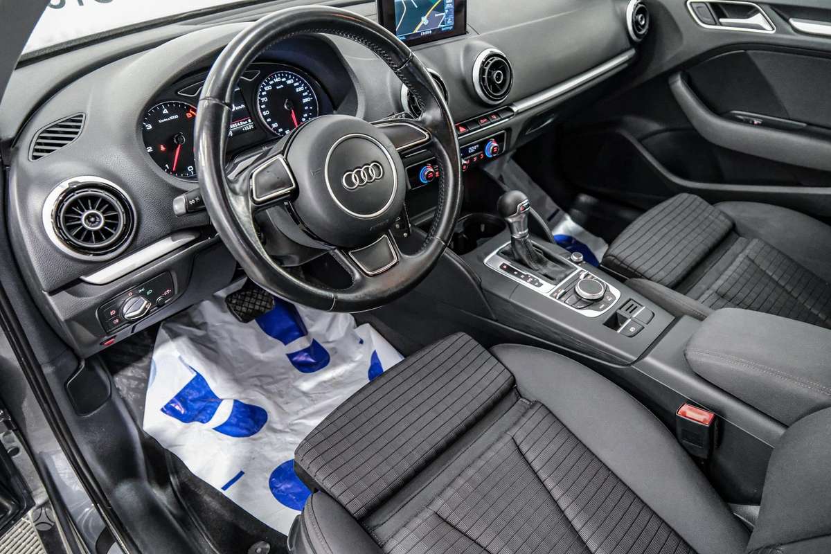 Audi A3, 1.6 l., Хэтчбек