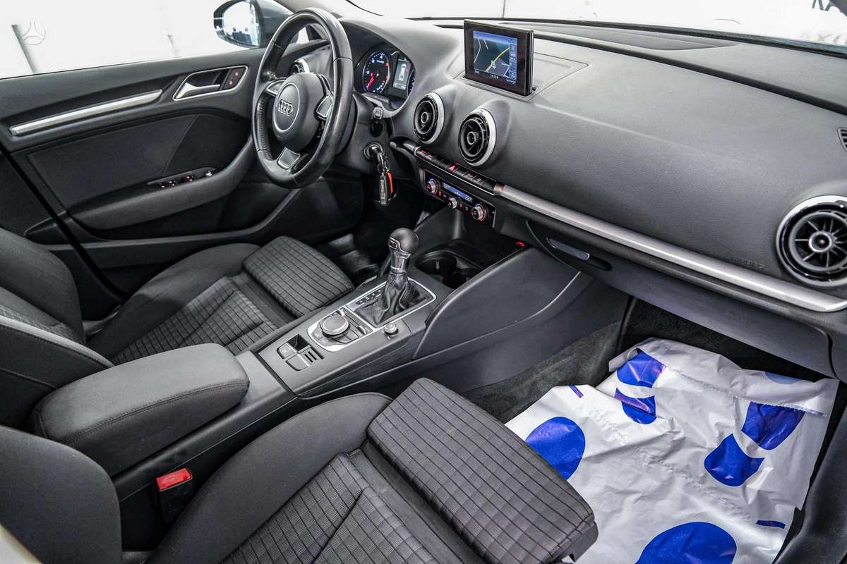 Audi A3, 1.6 l., hatchback