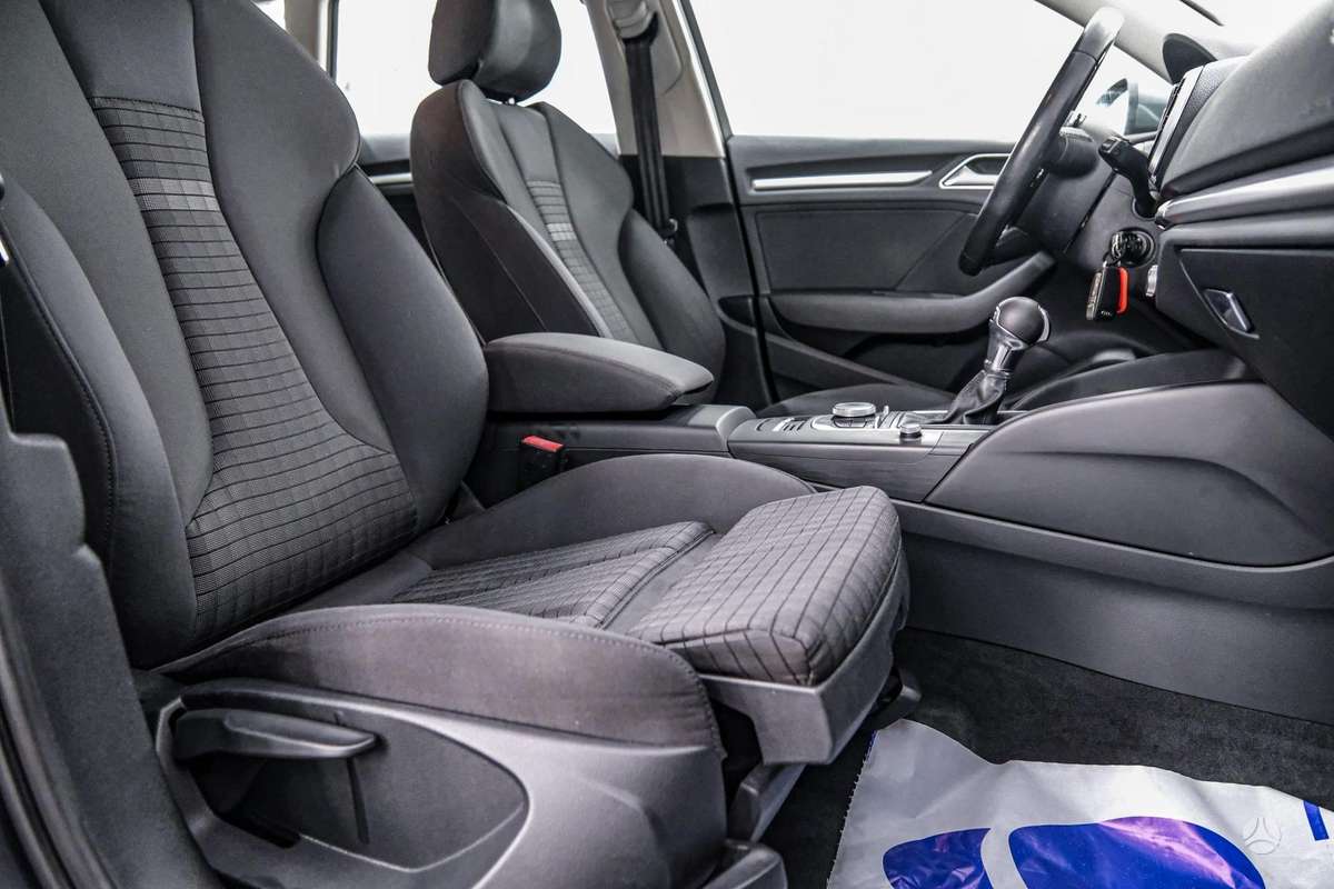 Audi A3, 1.6 l., Хэтчбек