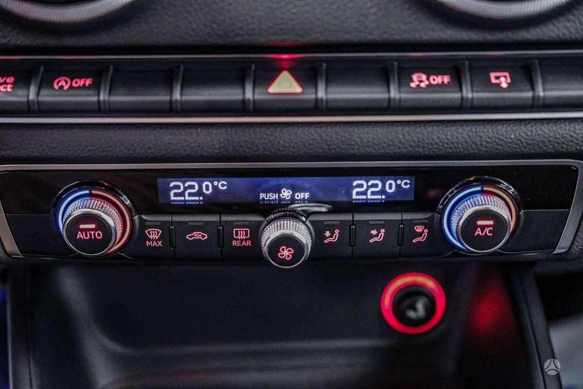 Audi A3, 1.6 l., Хэтчбек