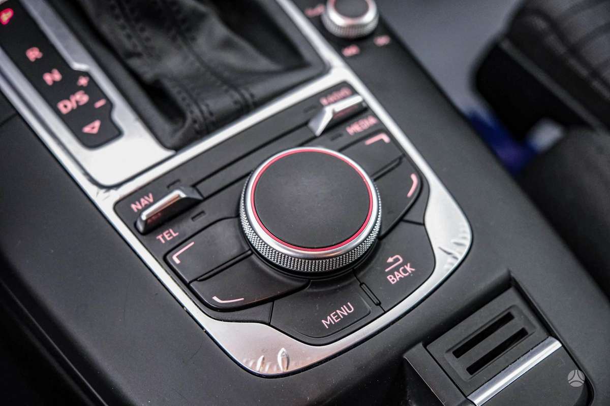 Audi A3, 1.6 l., hatchback