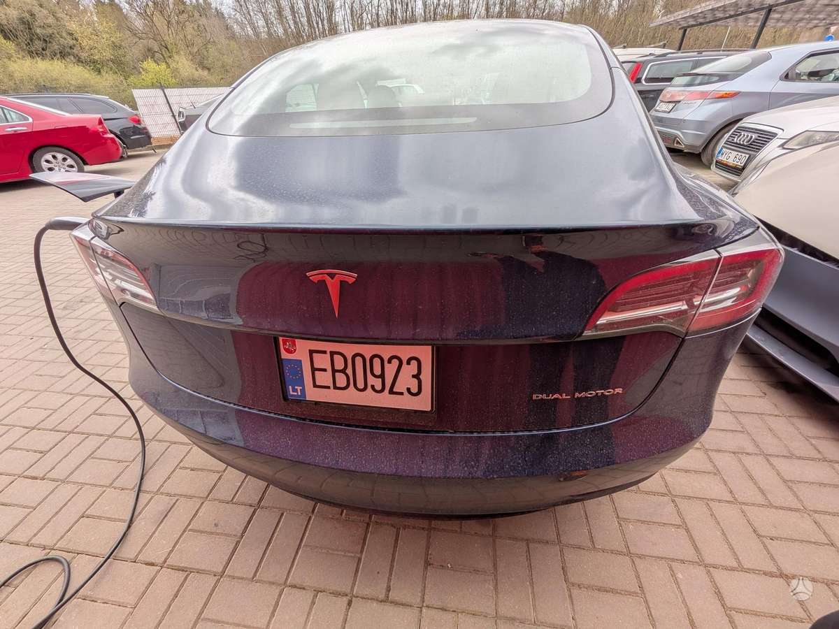 Tesla Model 3, 81 kWh, hatchback