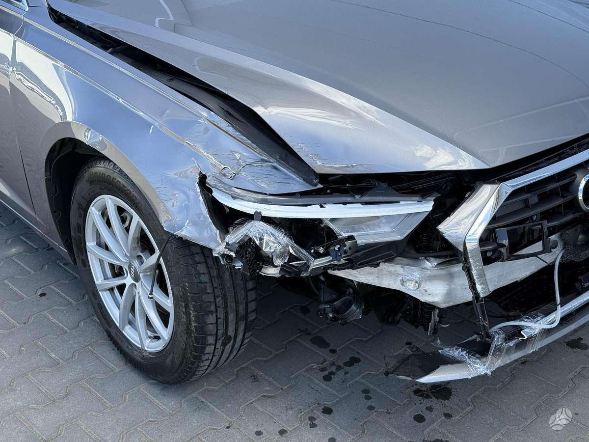 Audi A6, 2.0 l., Седан