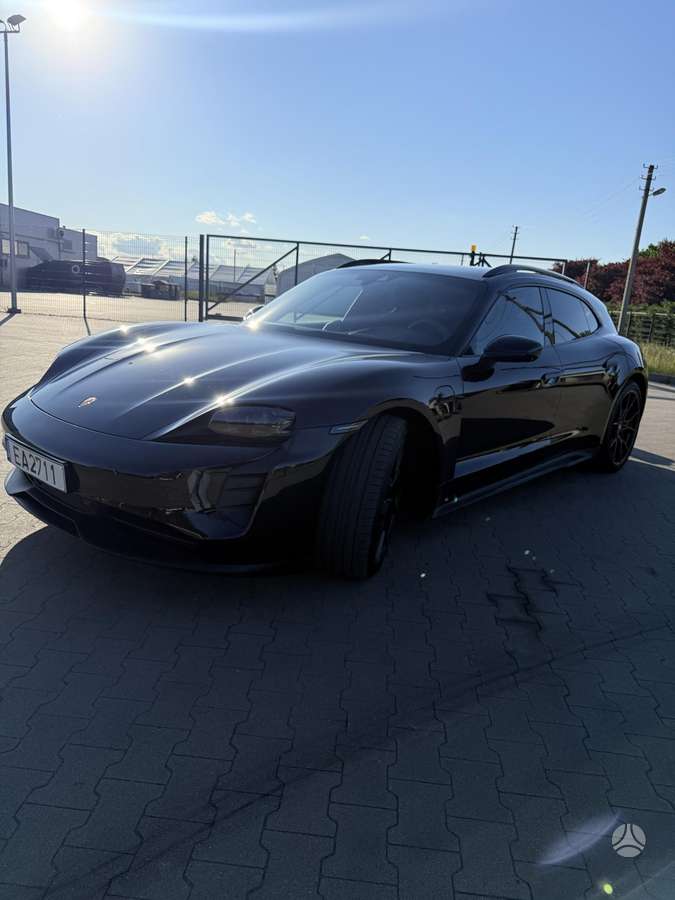 Porsche Taycan - 3