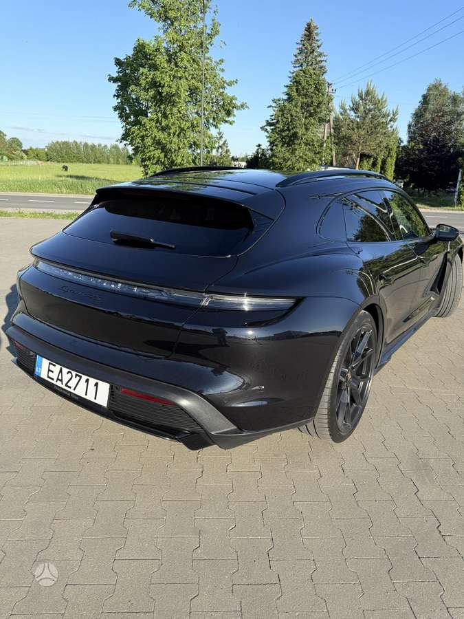 Porsche Taycan - 6
