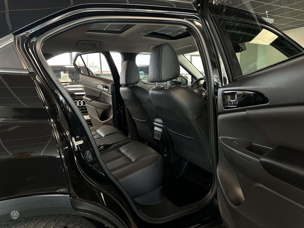 Mitsubishi Eclipse Cross, 2.3 l., Внедорожник / Кроссовер