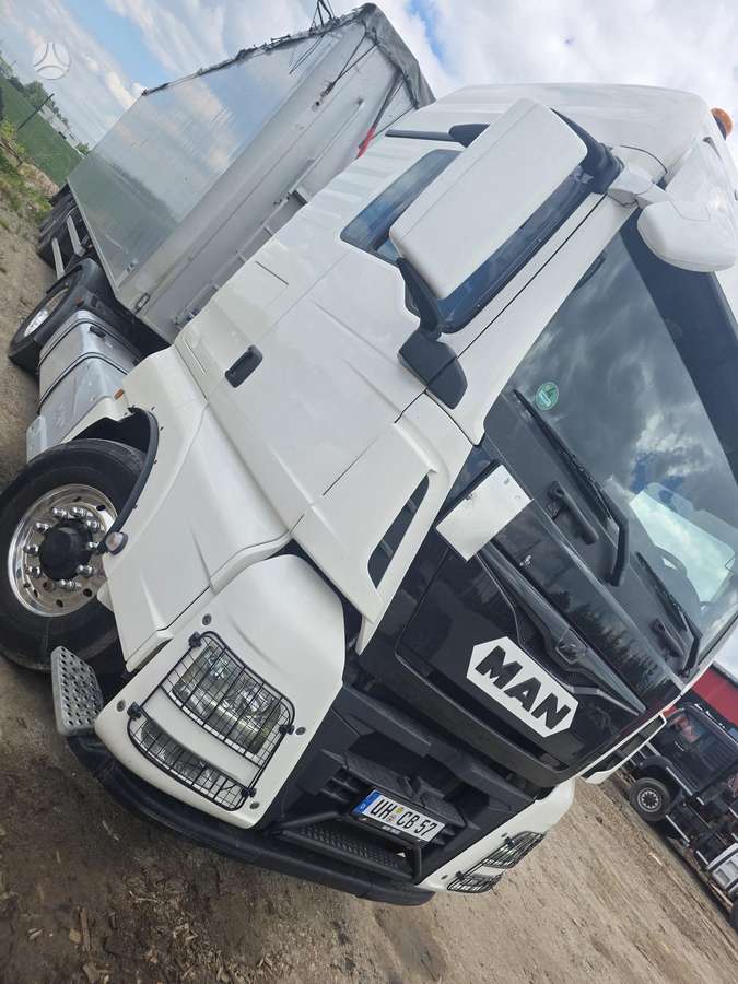 MAN Tg.18.500, single sleeper